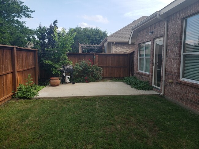 Building Photo - 530 Kirby Dr