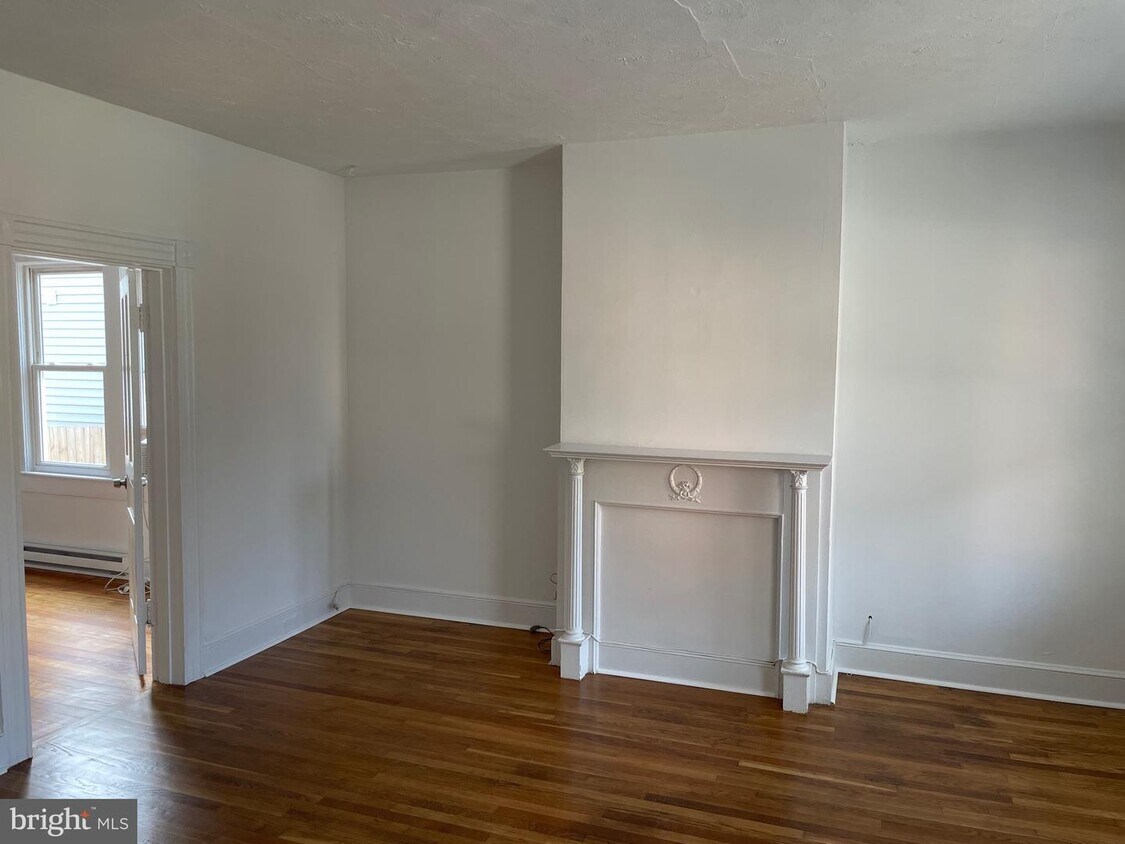 515A Willis St Unit 100, Fredericksburg, VA 22401 Room for Rent in