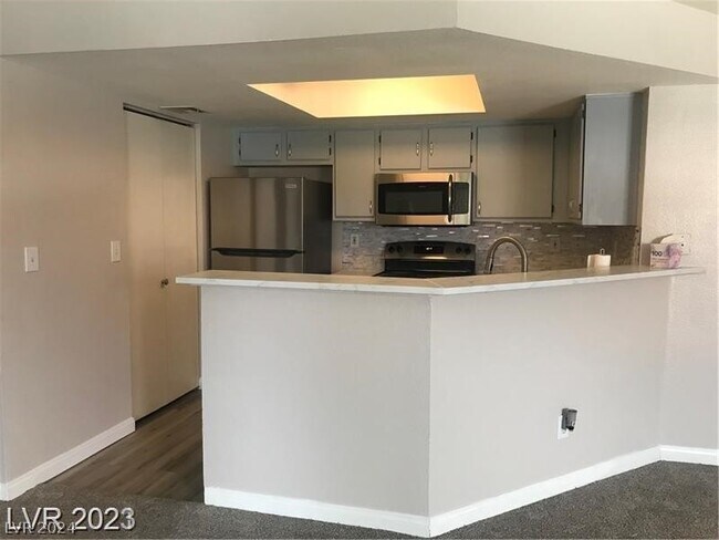 Foto del edificio - 8600 W Charleston Blvd