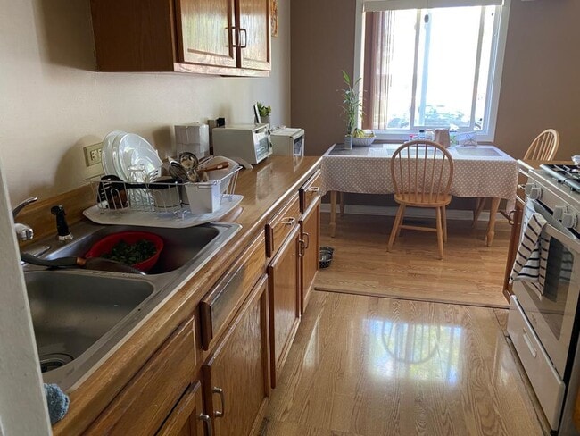 Foto del edificio - 221 Grissom Ln