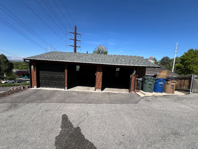 Building Photo - 1107 E 800 S