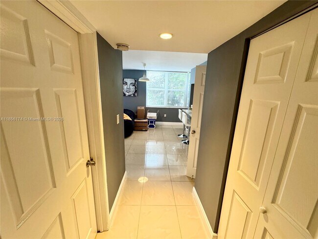Foto del edificio - 9495 Evergreen Pl