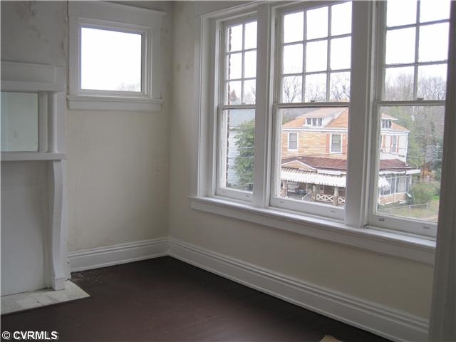 Open Living room and Kitchen. - 2424 Barton Ave