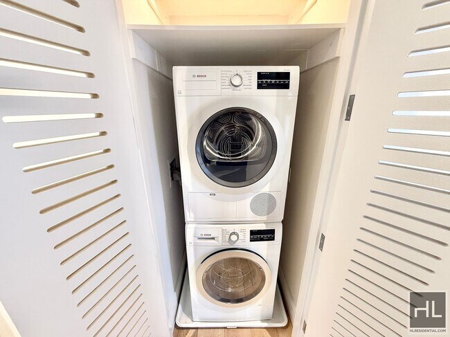 Foto del edificio - EAST 2ND ST