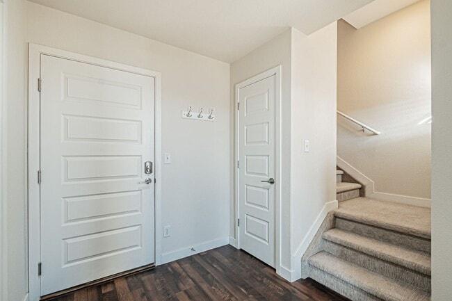 Building Photo - Modern 2BD, 2.5BA Broomfield Townhome with...