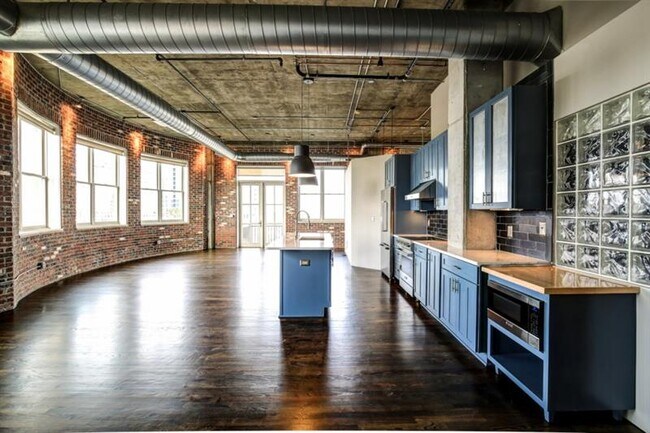 Building Photo - 3180 Mathieson Dr NE