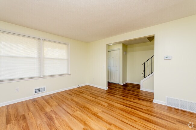 3 habitaciones, 1,5 baños – 120 m² - Sala de estar - Mertensia Gardens - Fully Renovated!