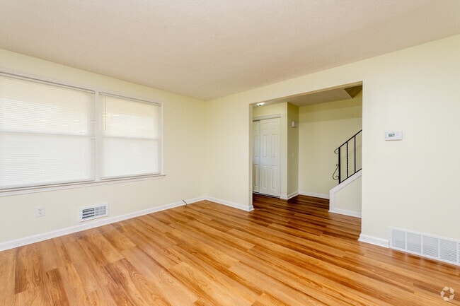 3BR, 1.5BA – 1,300SF - Living Room - Mertensia Gardens - Fully Renovated!