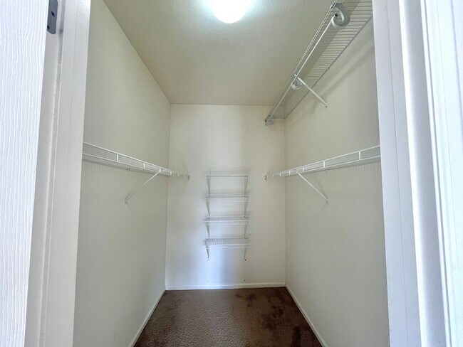 Foto del edificio - Charming 2BR Condo in Erie