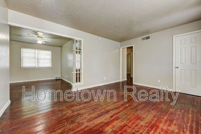 Foto del edificio - 3513 Springlake Dr