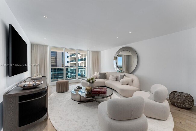 Building Photo - 2301 Collins Ave