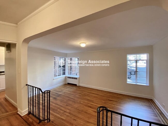 Building Photo - 135 W 225th St