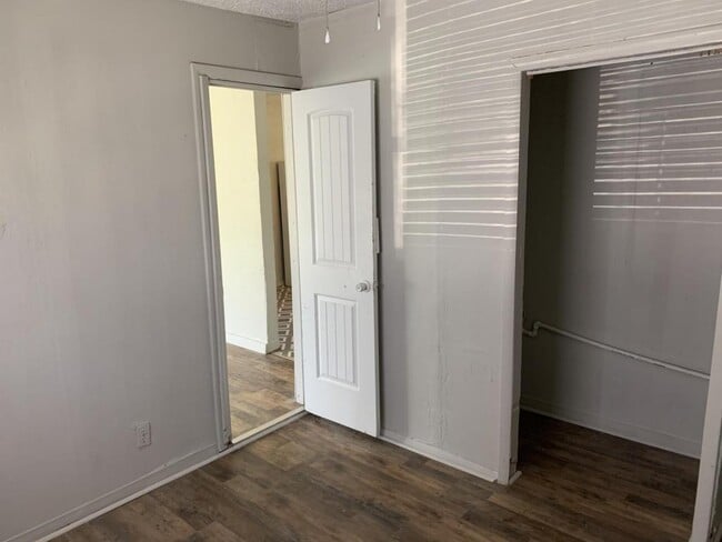 Building Photo - 1610 SE 62nd St