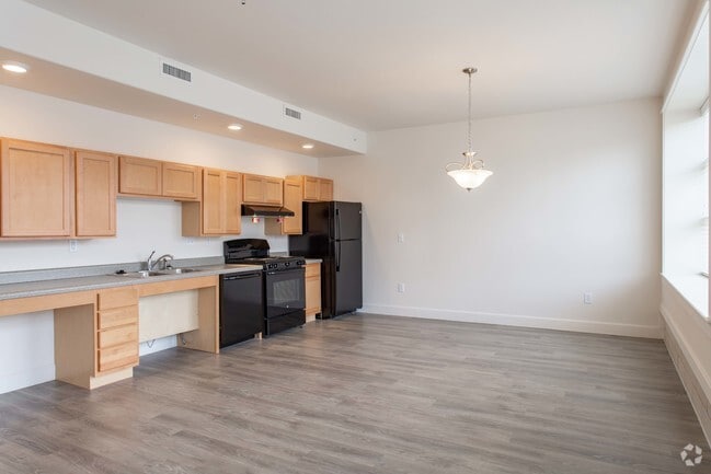 2 Bed/ 1 Bath ADA - Music City Place