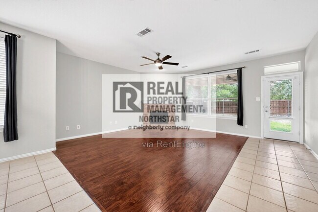 Foto del edificio - 405 Driftwood Ct