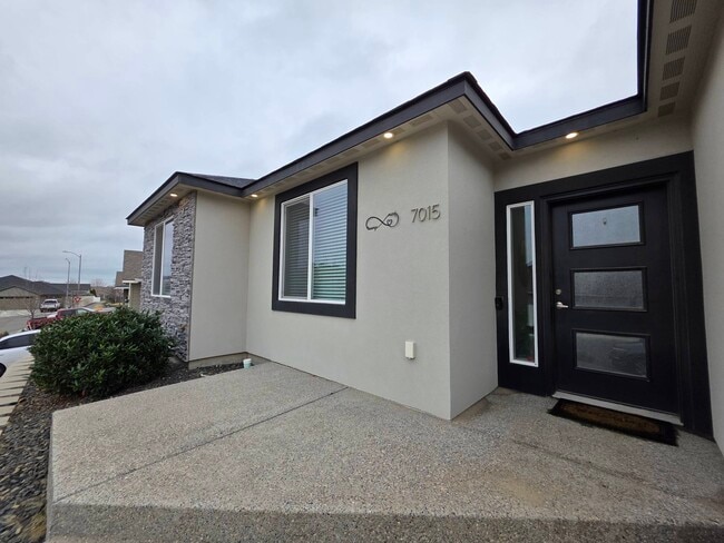 Building Photo - 7015 W 32nd Ave