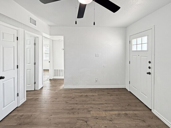 Building Photo - 515 Bremser Ave
