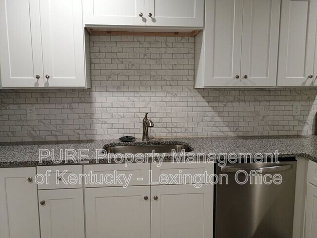 Foto del edificio - 720-722 Leeward Ct