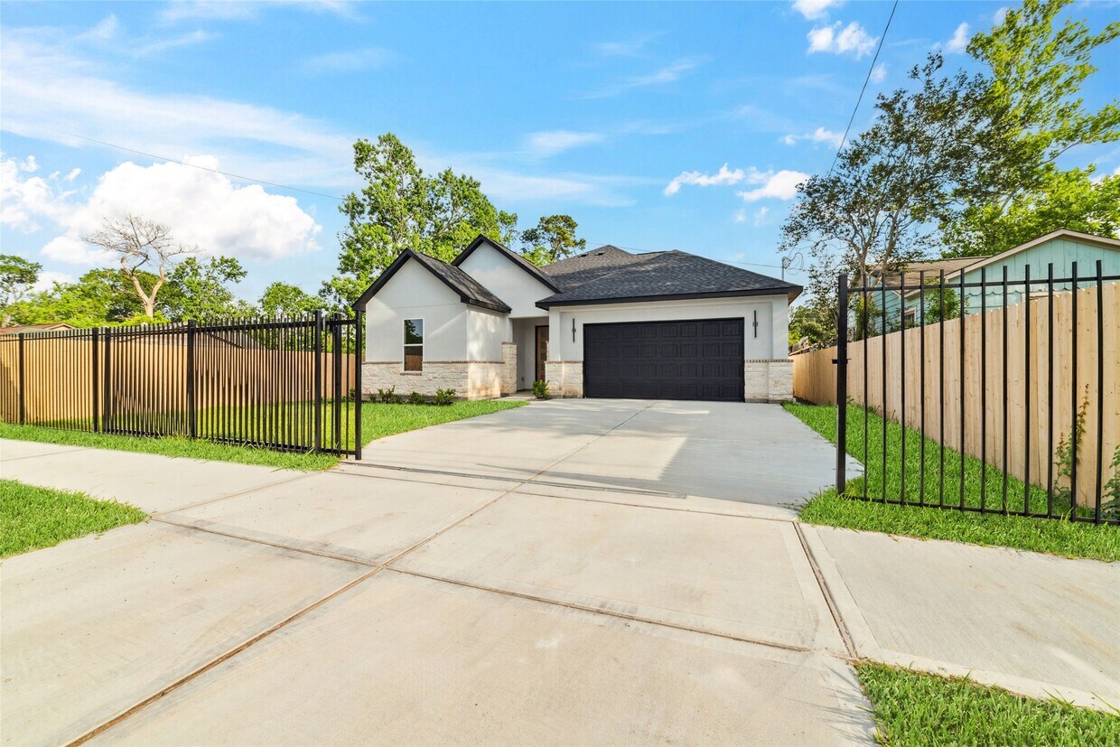 Foto principal - 8106 Talton St