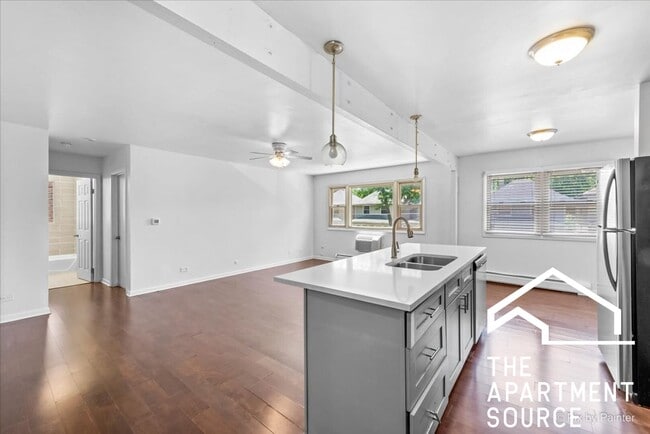 Foto del edificio - 7319 N Rogers Ave