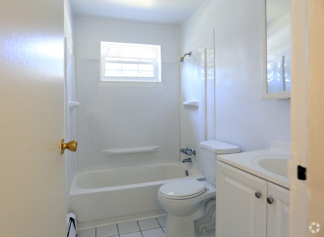 BAÑO - 3HAB - Knox Village