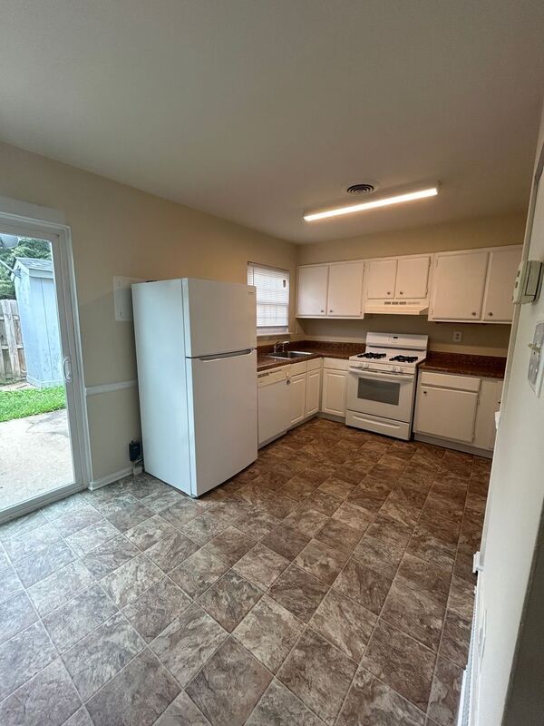 Building Photo - 1403 Calander Ct
