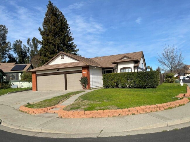 Building Photo - MODERN ONE STORY CORNER LOT VACAVILLE *STA...