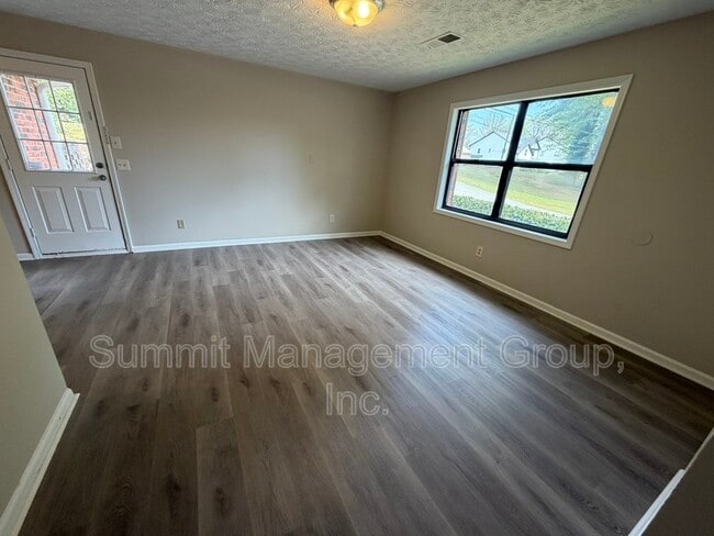 Photo - 1035 Eastview Rd NE Apartment