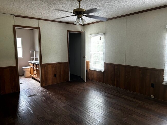 Building Photo - 176 Ware Trl