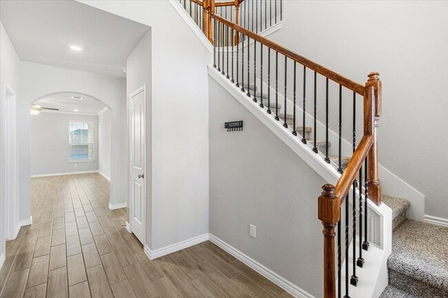 Building Photo - Spacious 5-Bedroom Home for Rent in Harker Heights