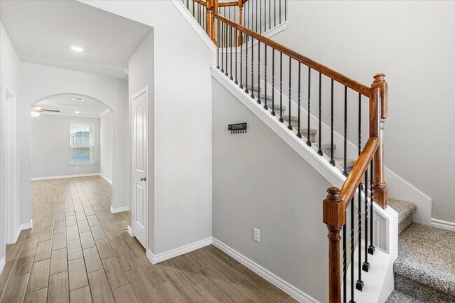 Foto del edificio - Spacious 5-Bedroom Home for Rent in Harker Heights