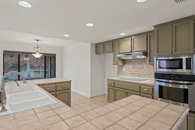 Foto del edificio - Single-Story El Dorado Hills Home with Vau...