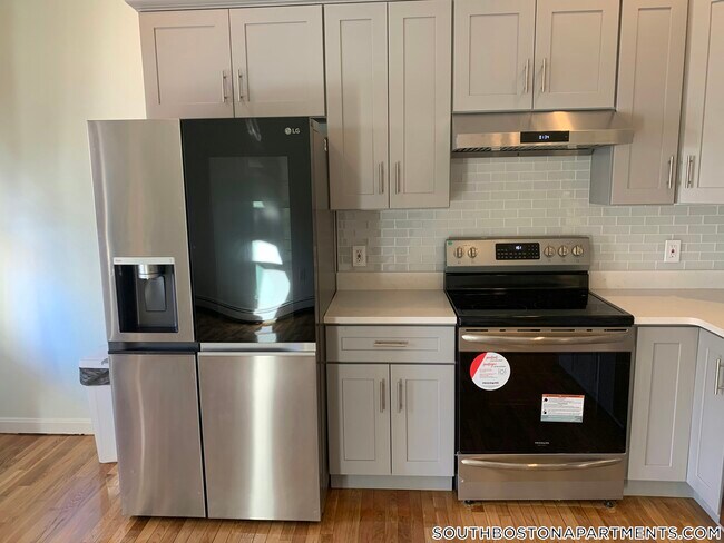 Building Photo - 285 Dorchester St