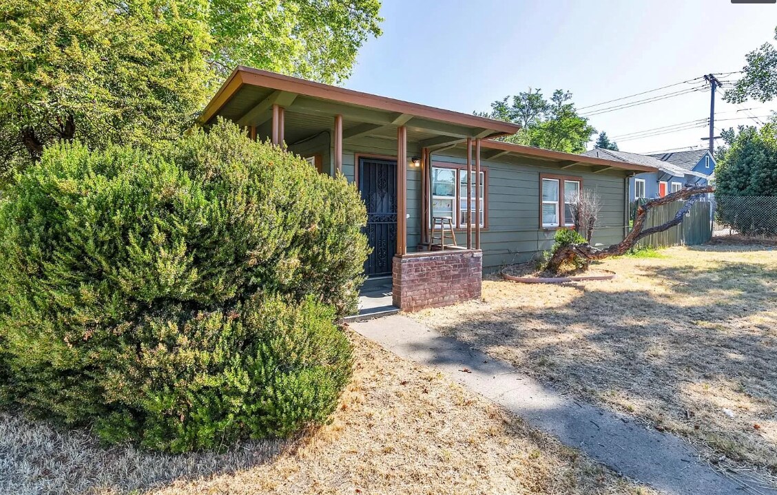 Primary Photo - 2202 Fairfield St