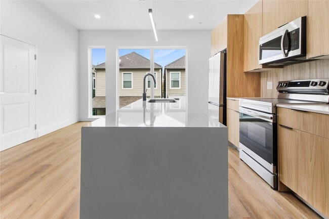 Foto del edificio - 5614 Larkin St