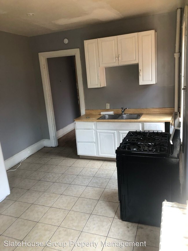 Foto del edificio - 326 E Poplar St