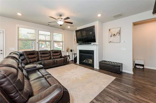 Building Photo - 4245 Grandview Pointe Wy