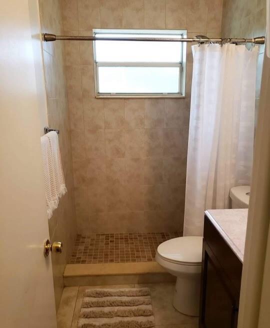 Foto del edificio - 400 Holloway Dr