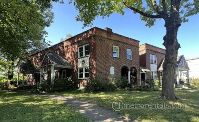 Foto del edificio - 385-387 Arcadia Avenue