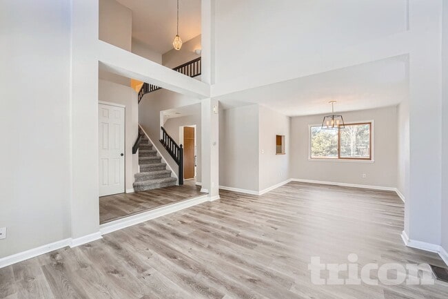 Building Photo - 16347 Stone Ledge Dr