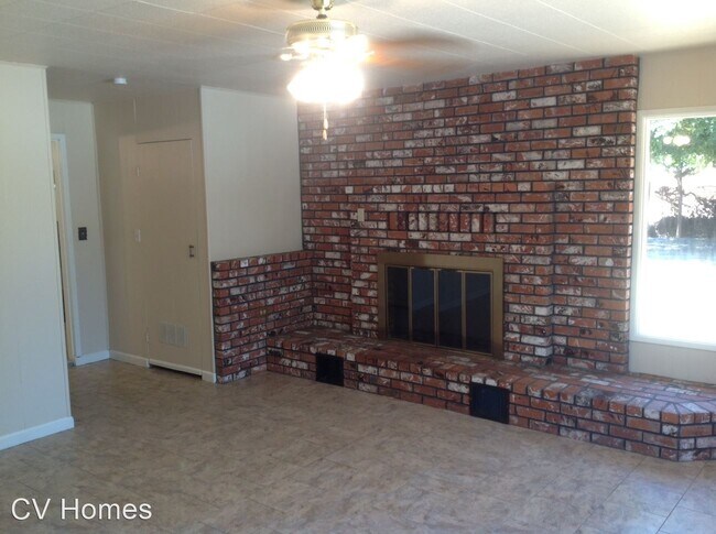 Foto del edificio - 3 br, 1 bath House - 705 11th St.