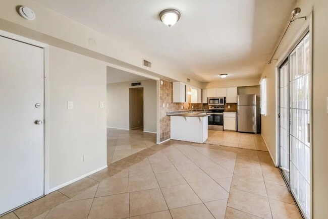 Building Photo - 3154 N 64th Dr