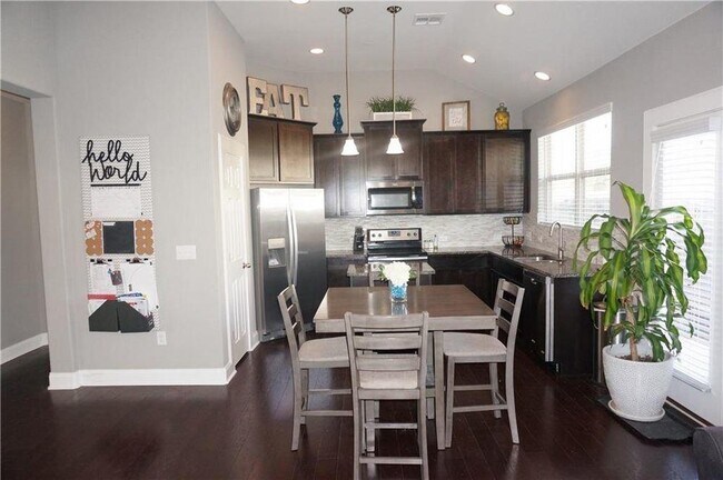 Foto del edificio - 3240 E Whitestone Blvd