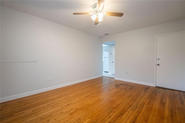 Building Photo - 117 S Shore Dr