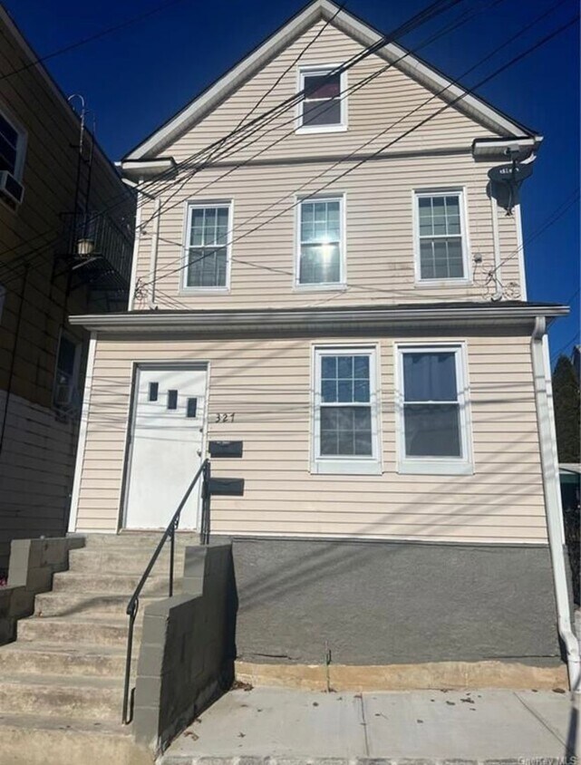Foto principal - Charming 2BR Apartment in New Rochelle