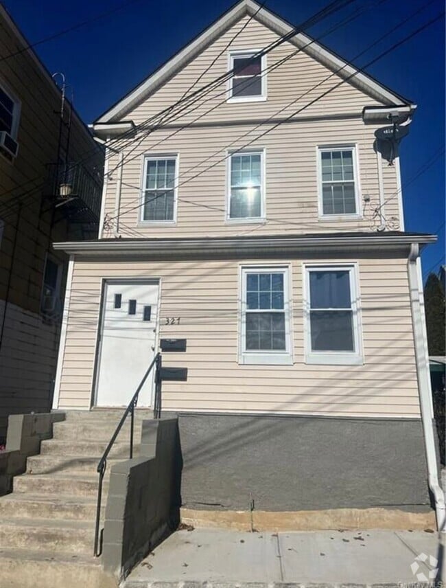 Building Photo - 327 Lockwood Ave