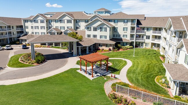 Exterior de la comunidad - Whispering Chase Senior Apartments