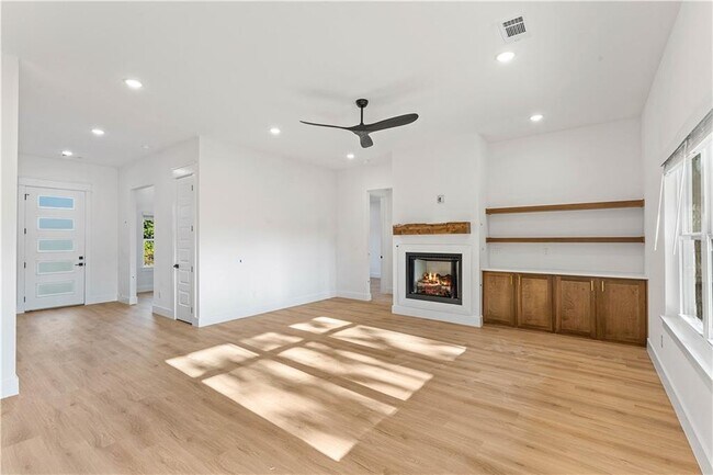 Foto del edificio - 2 Kolman Ln