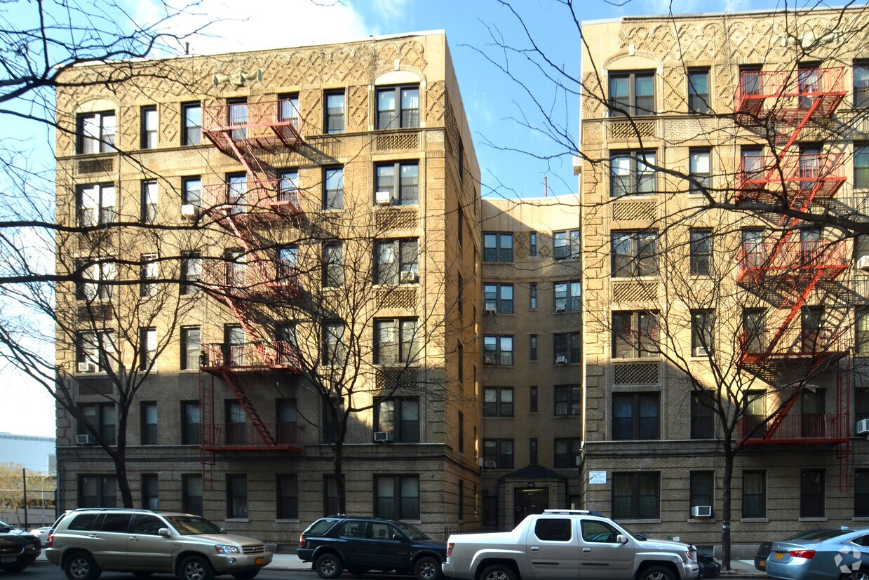 Foto del edificio - 1015-1025 Gerard Ave