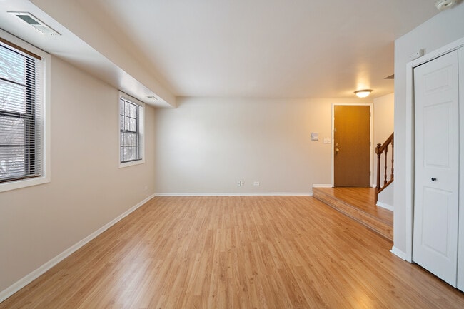 Living - 1504 W Jefferson Ave